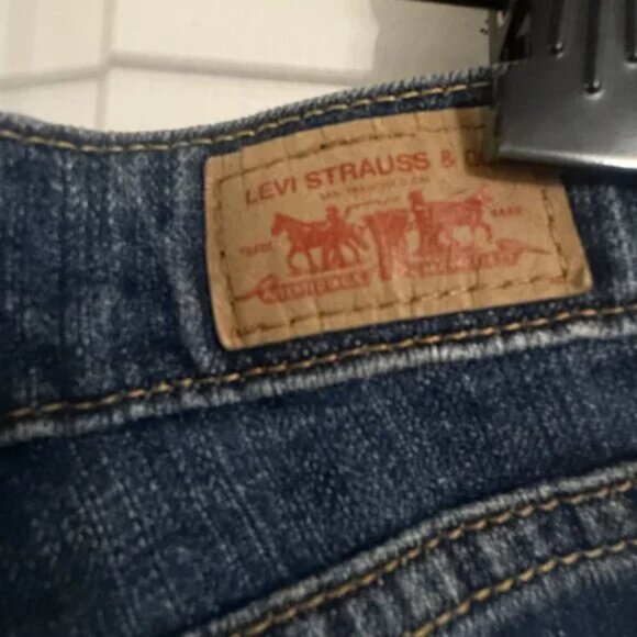 Levi’s 524 Too Superlow Jeans – Size 13M, EUC, Bootcut, Low Rise, Classic - Picture 4 of 5